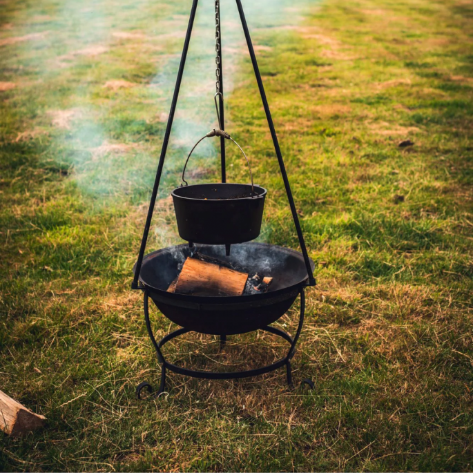 Dutch Oven 9Qt aan de driepoot