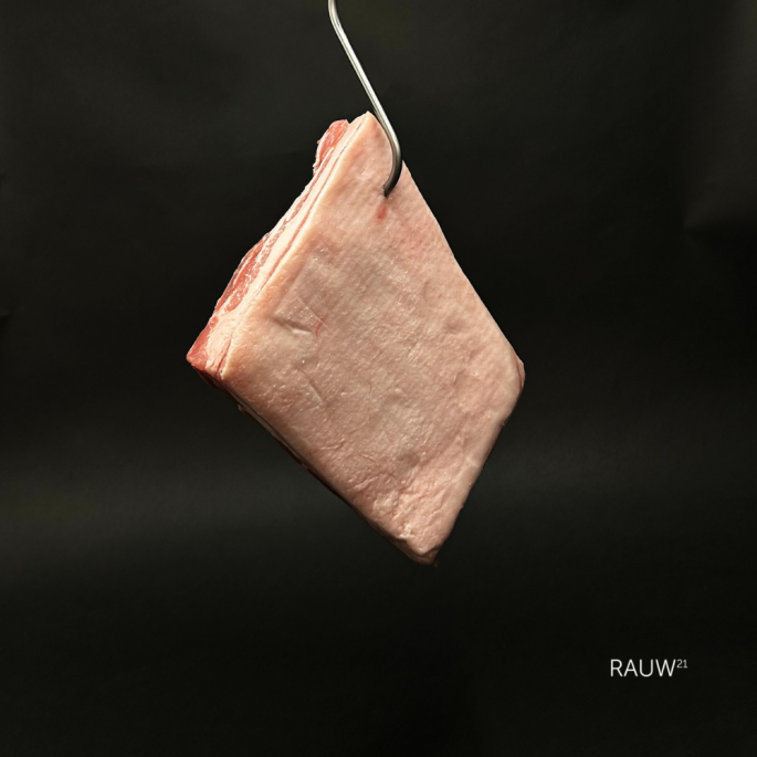 Buikspek met zwoerd van RAUW21