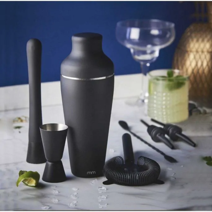 - Cocktail Shaker Set