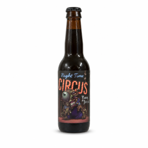 Night Time Circus bierfles op witte achtergrond